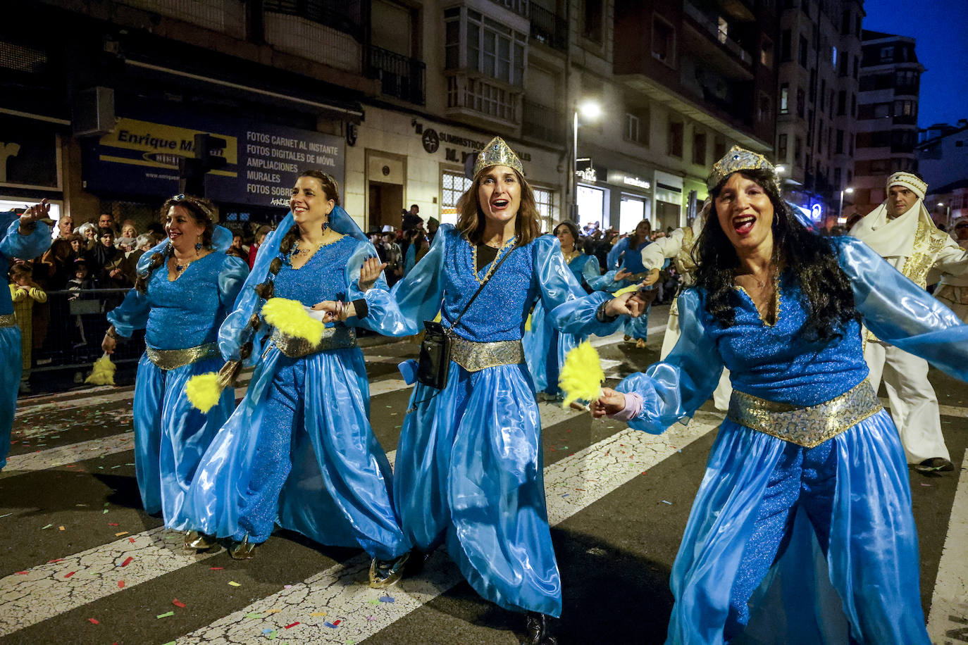 Vitoria se tiñe de Carnaval