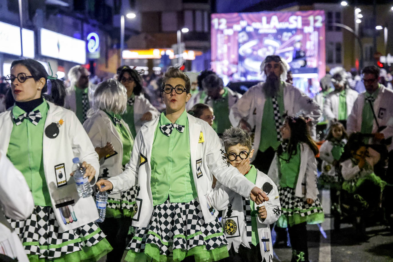 Vitoria se tiñe de Carnaval