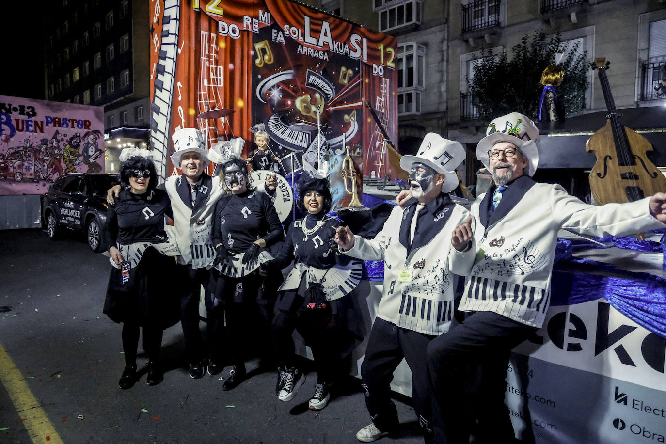 Vitoria se tiñe de Carnaval