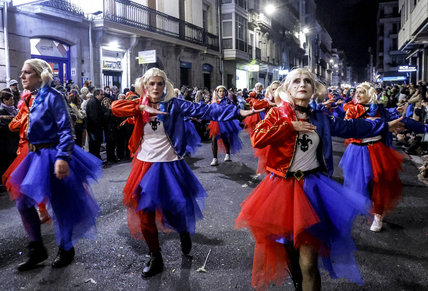Vitoria se tiñe de Carnaval