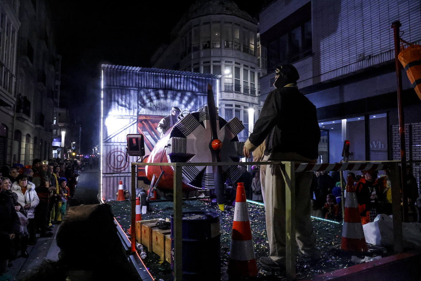 Vitoria se tiñe de Carnaval