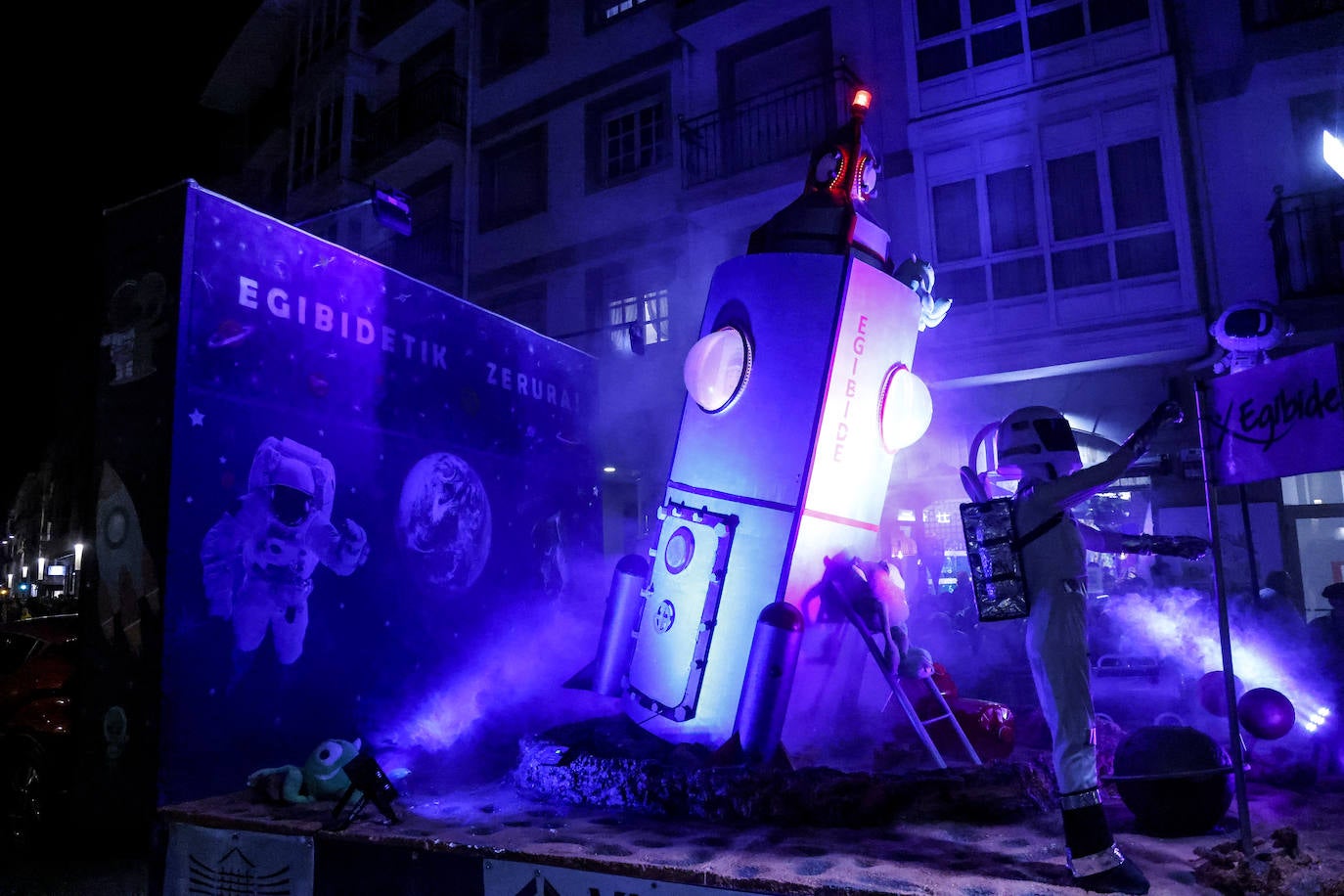 Vitoria se tiñe de Carnaval