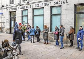 La Seguridad Social se colapsa en Álava con esperas de meses para tramitar jubilaciones