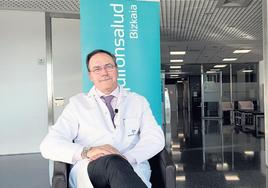 El doctor Nemesio Prieto dirige el Servicio de Urología del Hospital Quirónsalud Bizkaia.