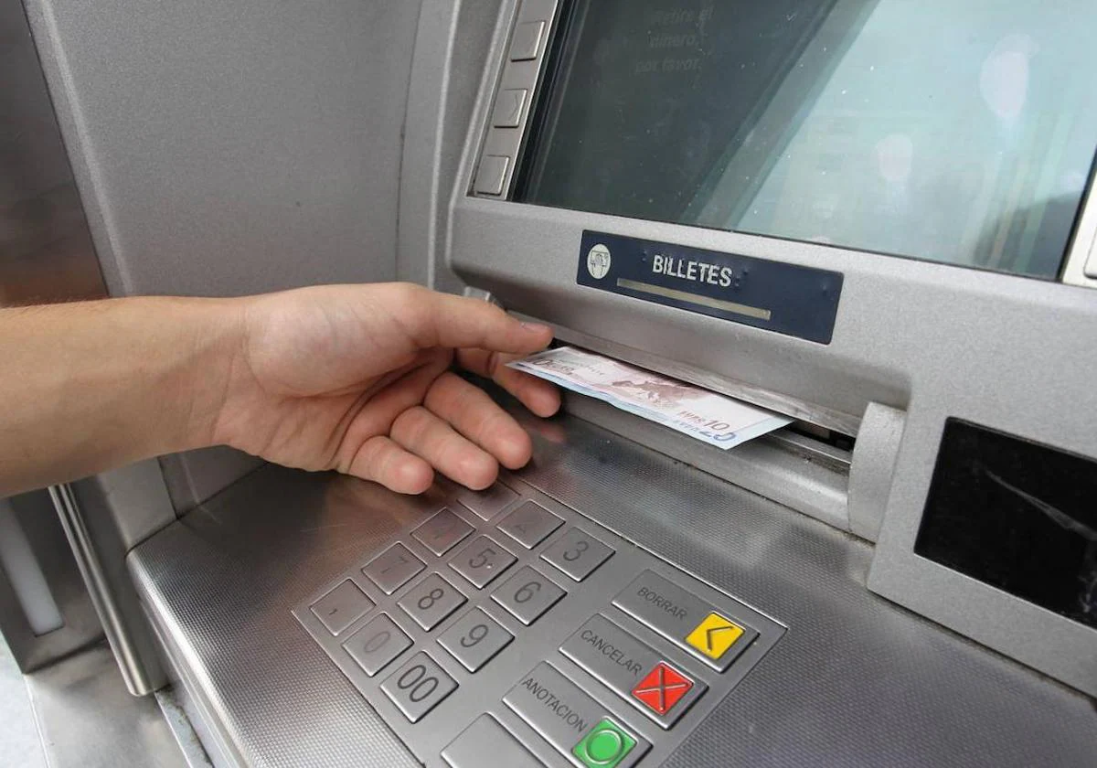 Der Trick, Geld am Geldautomaten abzuheben, ohne ein Bankkonto zu haben