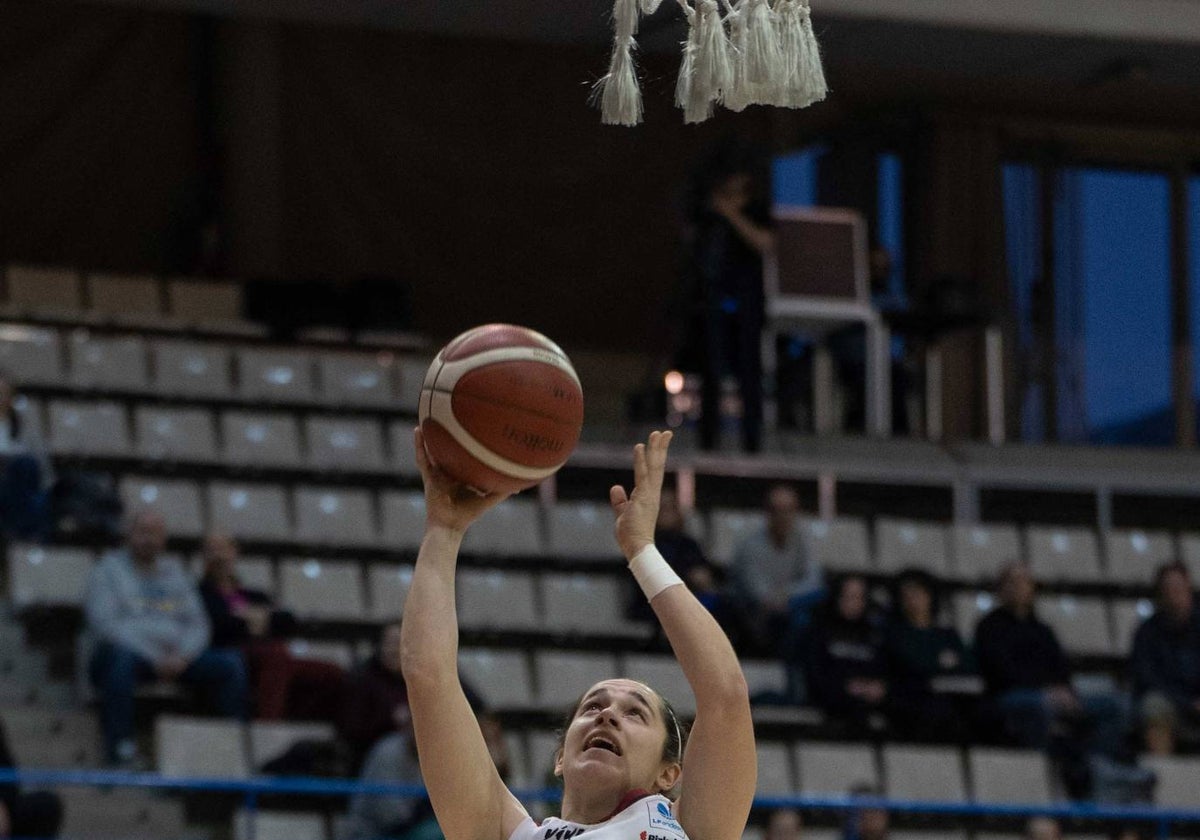 Ariztimuño entra a canasta en el Pabellón Europa de Leganés.