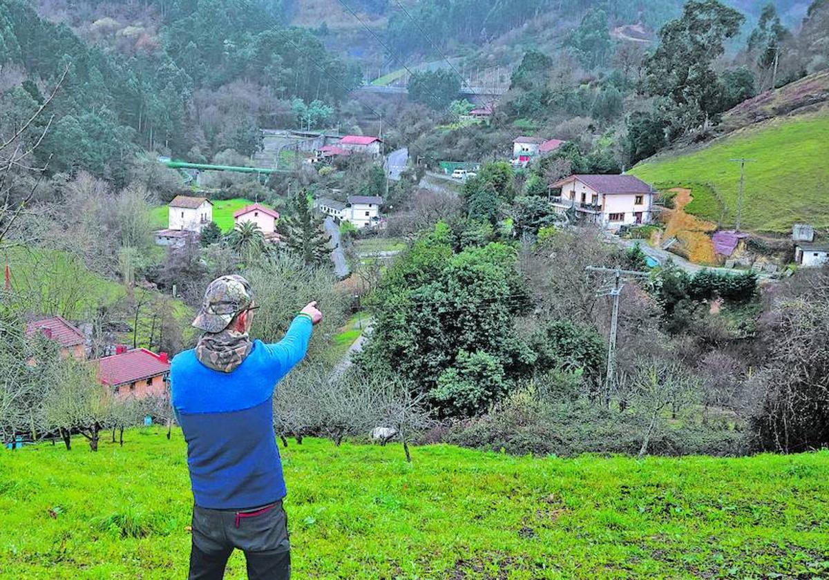 Pulmón verde. El trazado ferroviario debe 'salvar' el río Castaños y el barrio de Gorostiza a través del valle de El Regato en su avance hacia Bilbao.