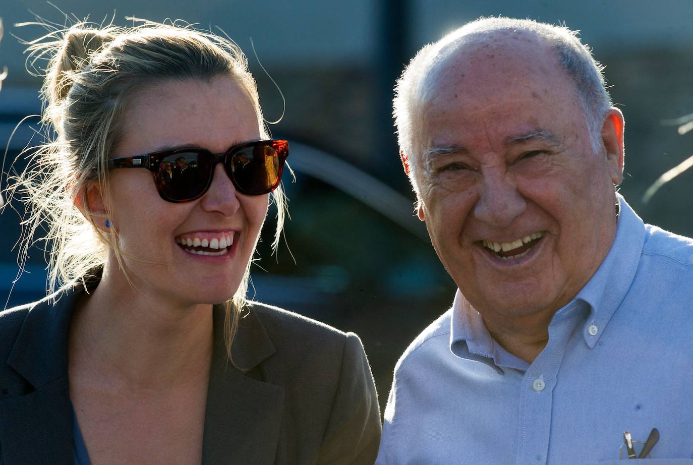 Marta Ortega con su padre en julio de 2016. Padre e hija no se dejan fotografiar mucho juntos en público.