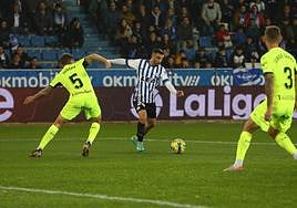 Róber, un instante antes de marcar el gol de la victoria.