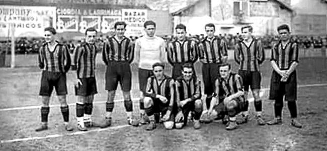 Una alineación del Sestao Sport de los años 20 del pasado siglo.