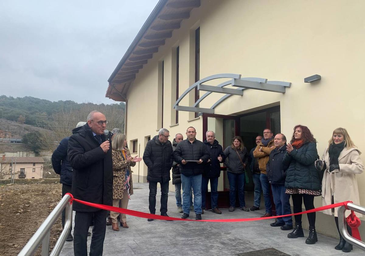 El nuevo centro social de Pobes atenderá a los 25 núclos rurales de Ribera Baja.