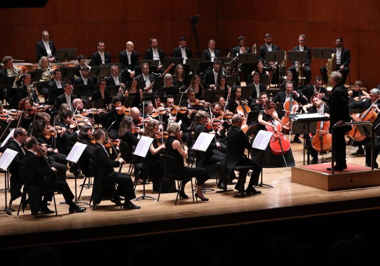 La Orquesta Sinfónica de Galicia interpreta a Strauss en uno de los conciertos de Musika-Música.