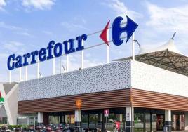 Carrefour propone vender 200 de sus productos básicos a precios topados.