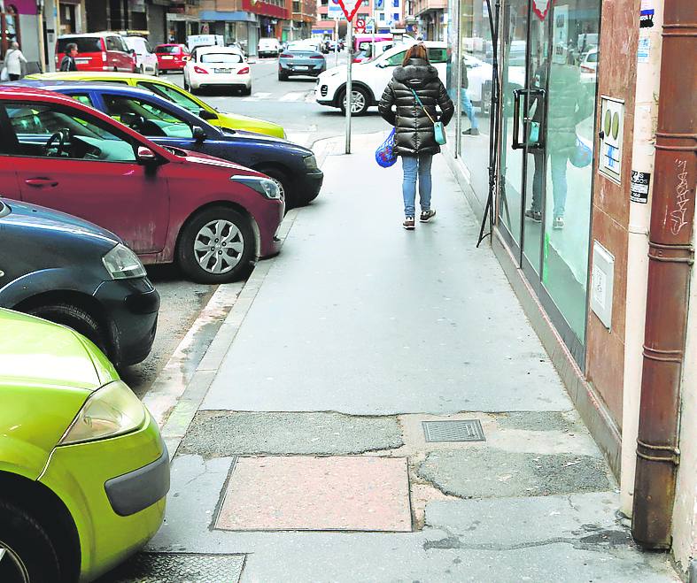 Las aceras de El Cid se ampliarán y pasarán a tener baldosas.