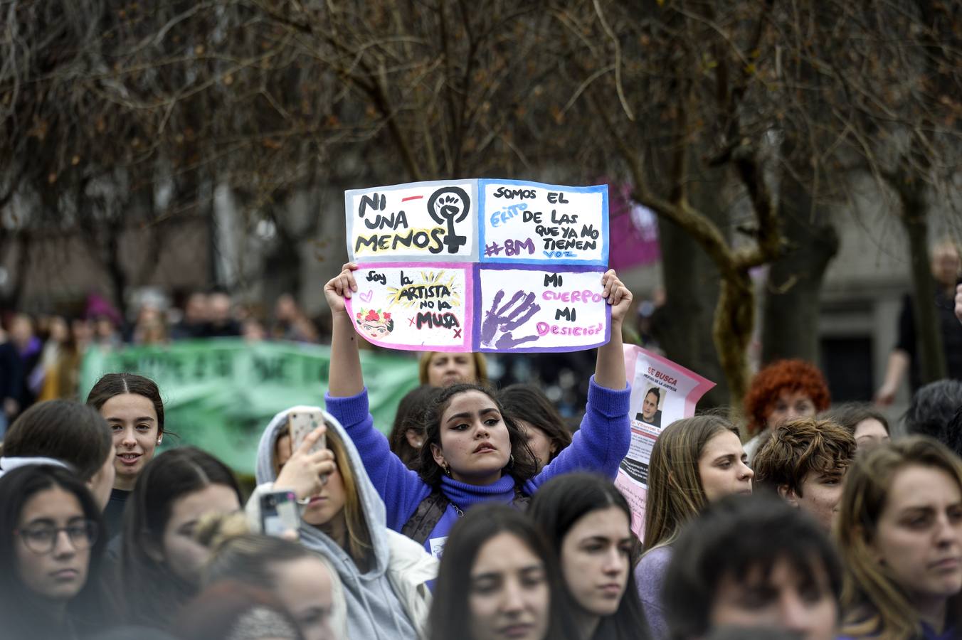 Miles de estudiantes por el 8-M en Bilbao