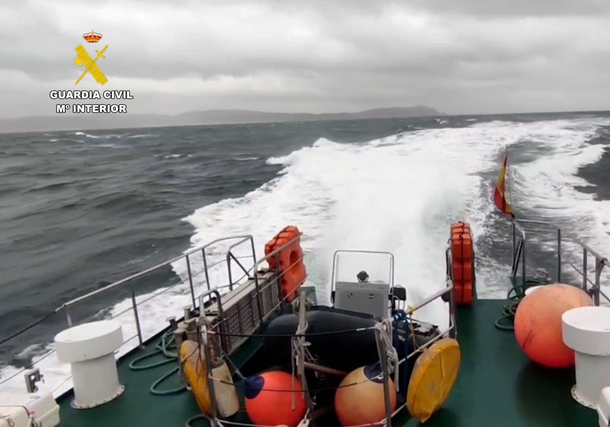 Imagen del 'Río Guadalete' durante su navegación por la costa de Bizkaia. M. I.