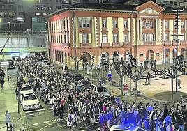 La manifestación del 8 de marzo fue secundada por muchas personas que recorrieron las calles reivindicando igualdad.