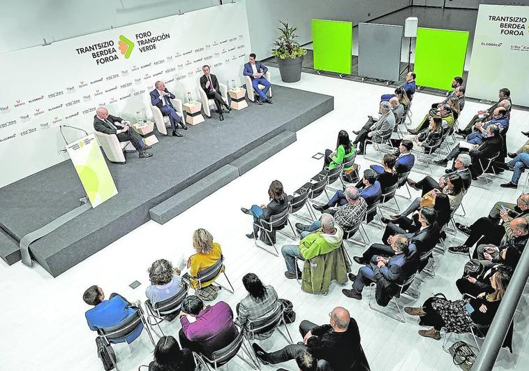 Un momento del Foro Transición Verde que se celebró ayer en el Palacio Europa de la capital alavesa.