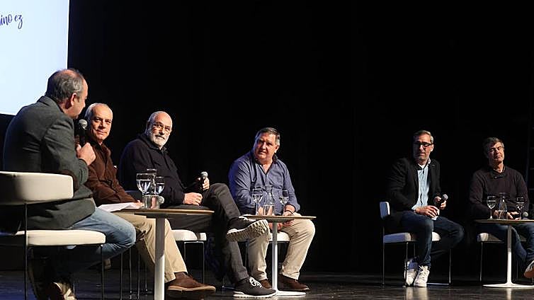 «La gente ahora quiere firmar contratos definitivos con niños de nueve años»