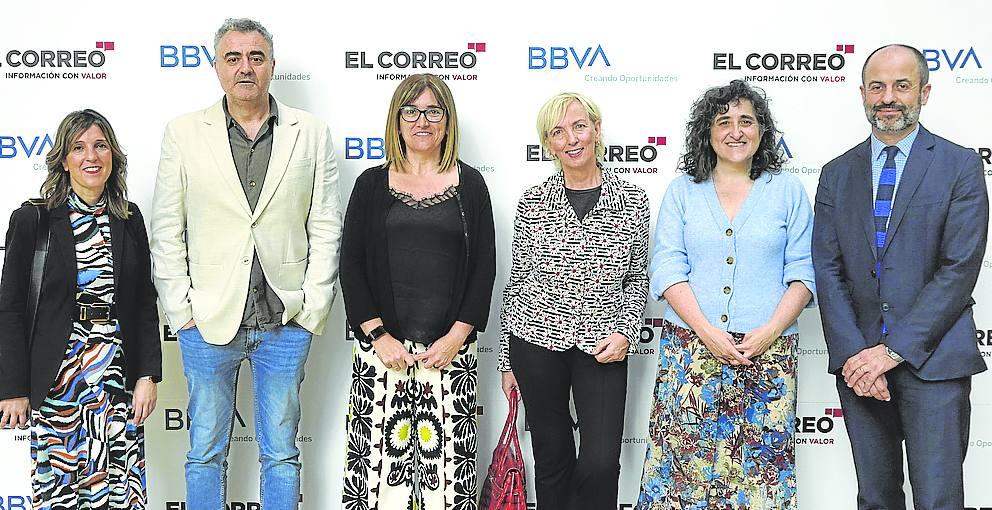 Iratxe Astondoa, José María Reviriego, Amaia Barredo, Carolina Pérez Toledo, Olga Martín y Asier Aranbarri. 