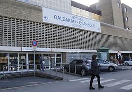 Entrada del hospital de Galdakao.