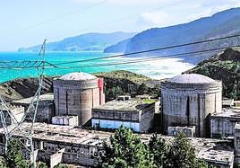 La planta. La central, fotografiada ayer, nunca entró en funcionamiento y su construcción fue paralizada hace 39 años.