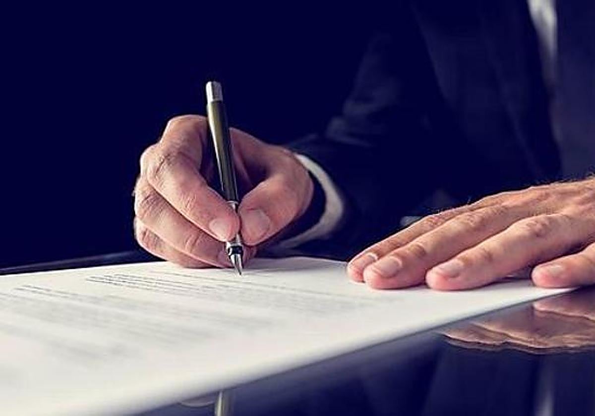 Diez motivos por los que tienes que hacer un testamento, seas joven o mayor