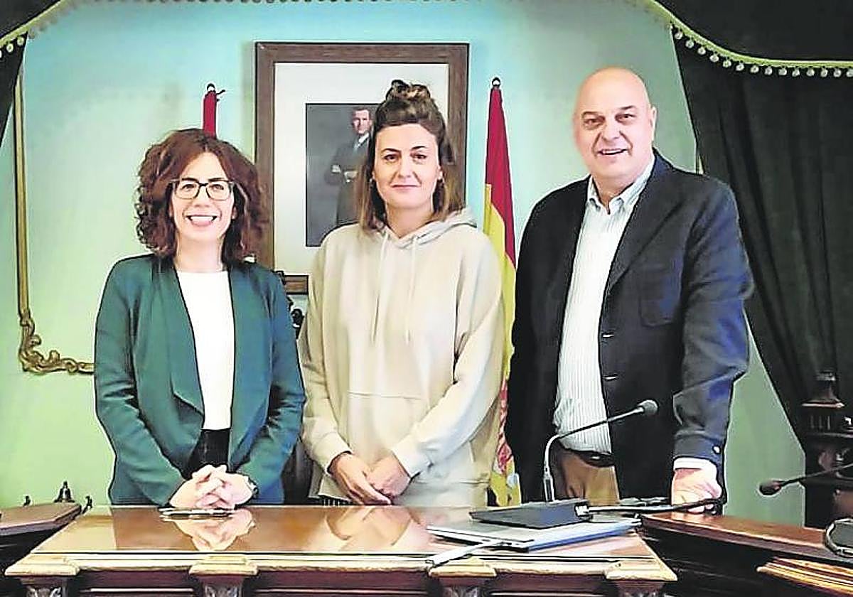 Rivado, Bahillo y García, ayer tras la firma del acuerdo.