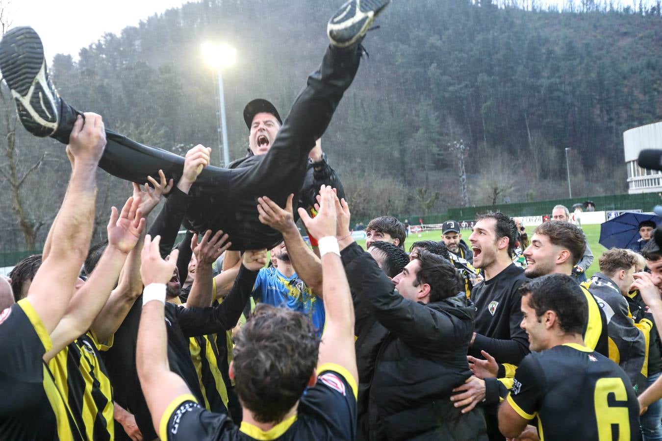 Barakaldo celebra el ascenso