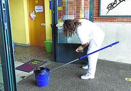 El lote centrado en los colegios incluye la higienización de nueve inmuebles.