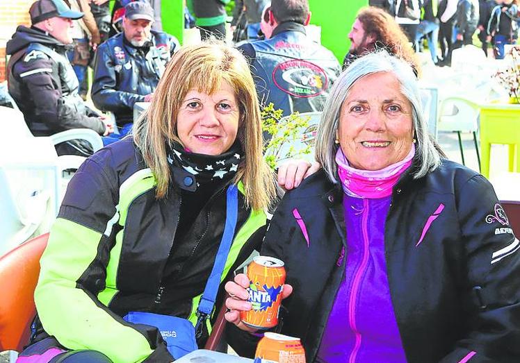 Amistad. Se ha forjado la de una vallisoletana y una palentina en citas moteras.