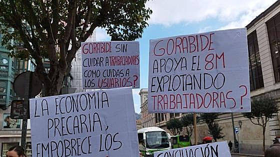 Cuidadores de cuatro asociaciones para personas con discapacidad van a la huelga