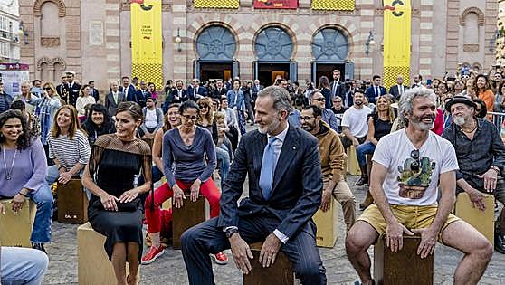 El vídeo del Rey Felipe VI con el cajón flamenco que da la vuelta al mundo