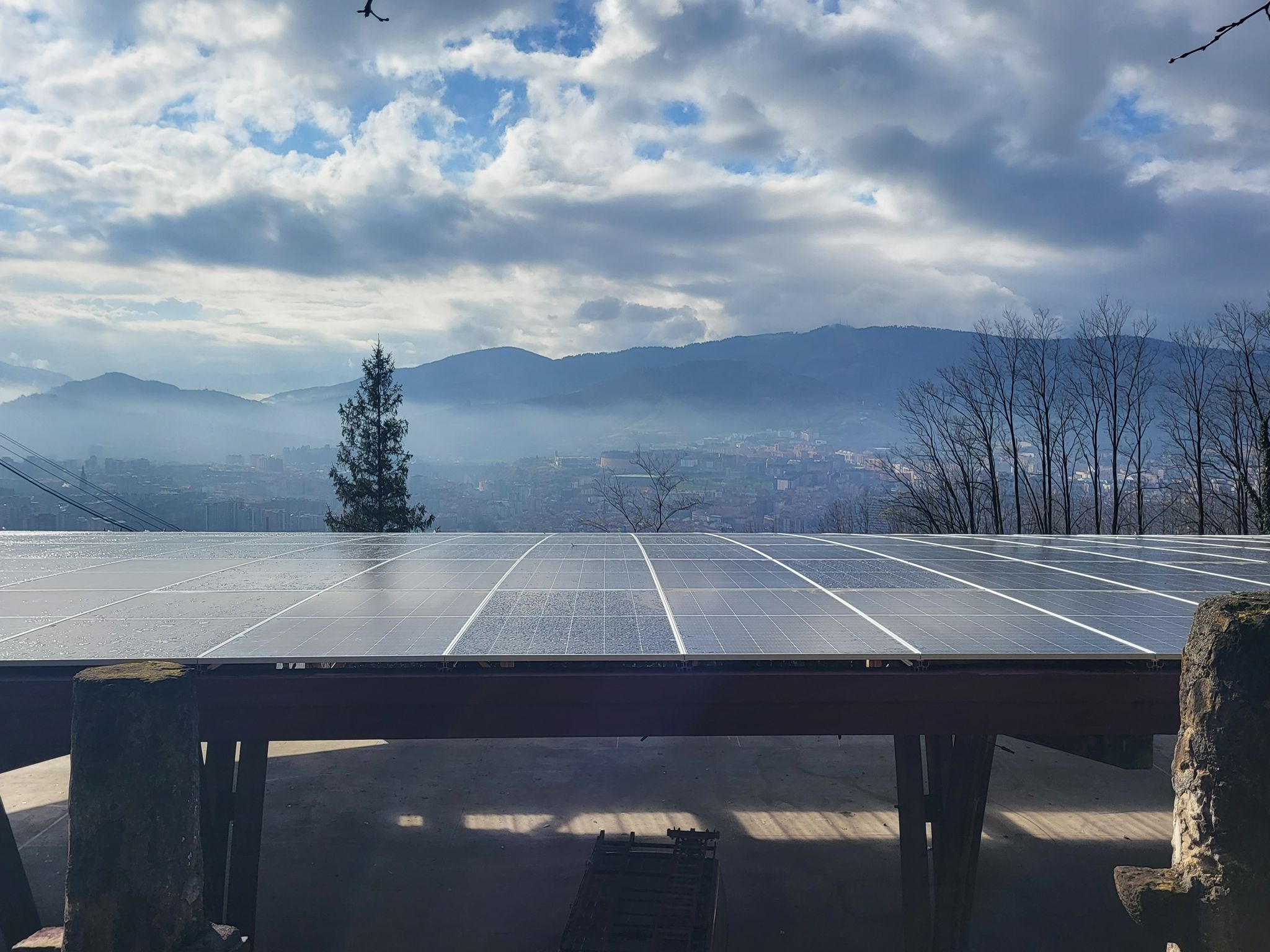 El funicular de Artxanda se renueva: 220 placas solares, vagones más grandes y una nueva estación
