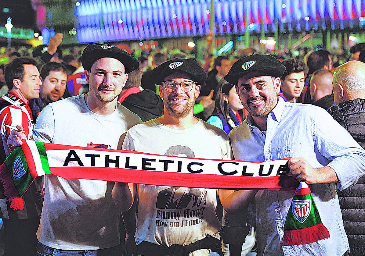 Aficionados del Athletic, en el partido contra el Barça.