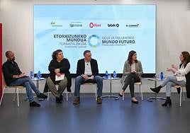 Los participantes en el foro Mundo Futuro, en un momento del encuentro.