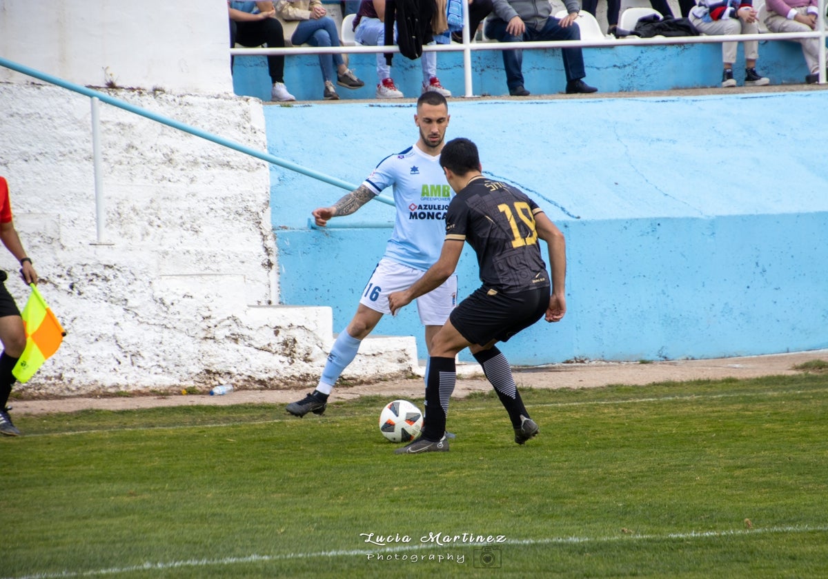 Víctor Monteiro, jugador del CD Brea, vivirá un partido «especial» enfrentándose al Sestao River, su ex equipo.