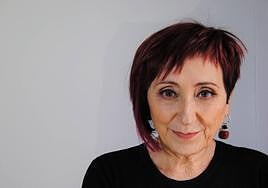 Elia Barceló rinde homenaje a personajes clásicos -en este caso, Colombo- en esta serie de novelas.