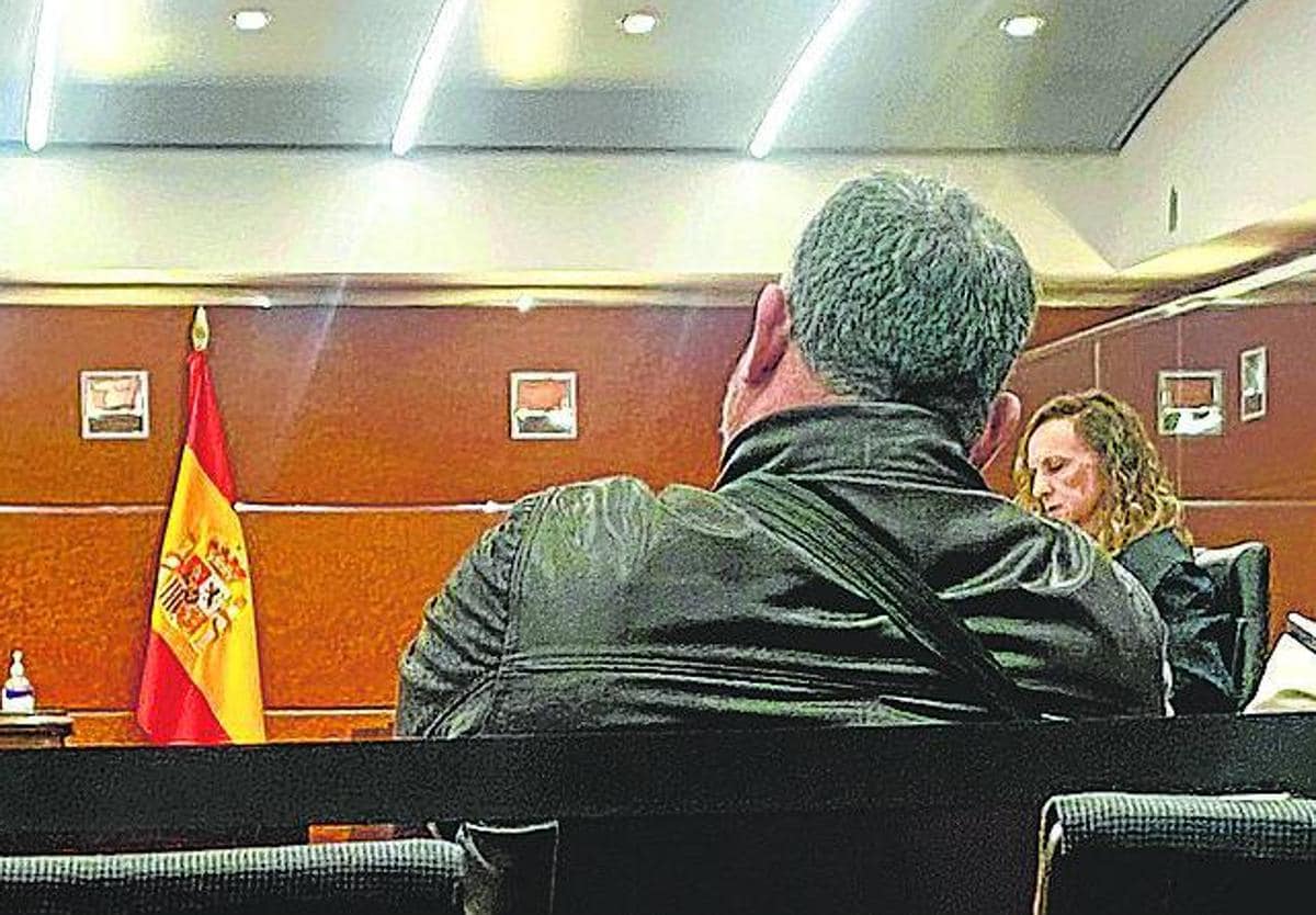 Diez años de cárcel al padrastro que violó repetidamente a su hijastra de  14 años en Vitoria | El Correo