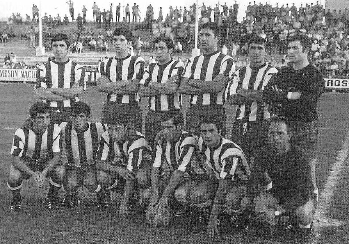 Alavés 1971-72. Formación albiazul que se midió por primera vez al Andorra C. F.
