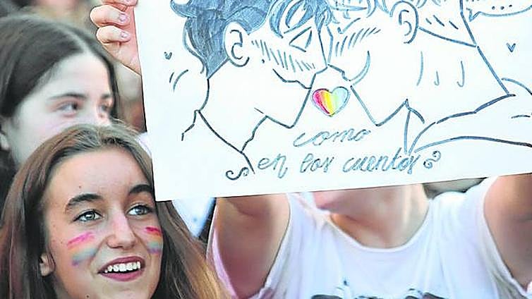 Activistas LGTBI piden al fiscal que actúe ante el último ataque homófobo en Bilbao