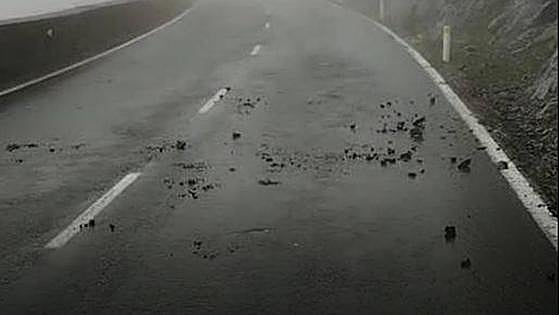 «Las piedras en la carretera del puerto de Orduña son un peligro, hoy casi no se veían»