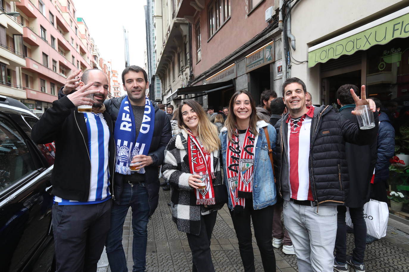 La lluvia desluce el ambiente previo al derbi