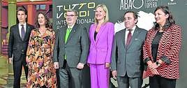 Xabier Ochandiano, Lorea Bilbao, Juan Mari Aburto, Ana Otadui, Juan Carlos Matellanes y Begoña de Ibarra.