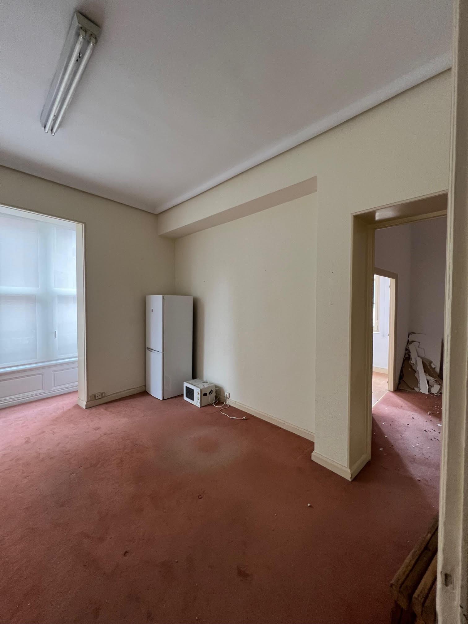 De despacho a piso de lujo: el hogar clásico (pero moderno) de un interiorista en Bilbao