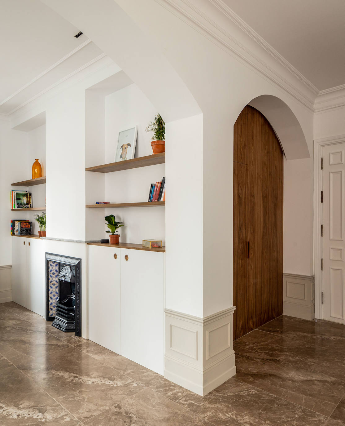 De despacho a piso de lujo: el hogar clásico (pero moderno) de un interiorista en Bilbao