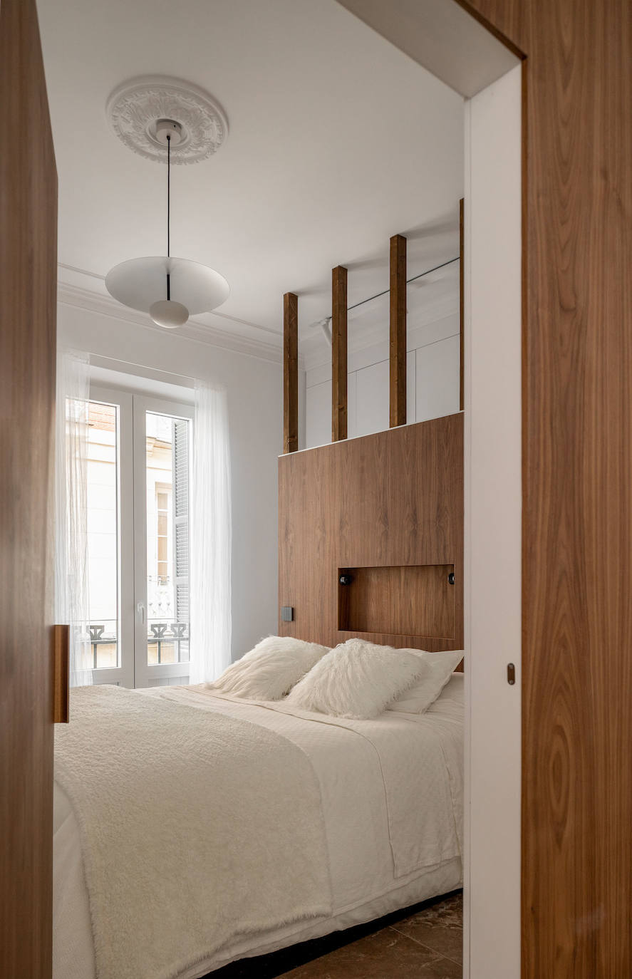 De despacho a piso de lujo: el hogar clásico (pero moderno) de un interiorista en Bilbao