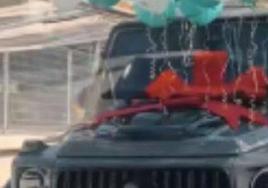 Regalan un coche de 150.000 euros a una niña de cinco años para motivarla a ir al colegio