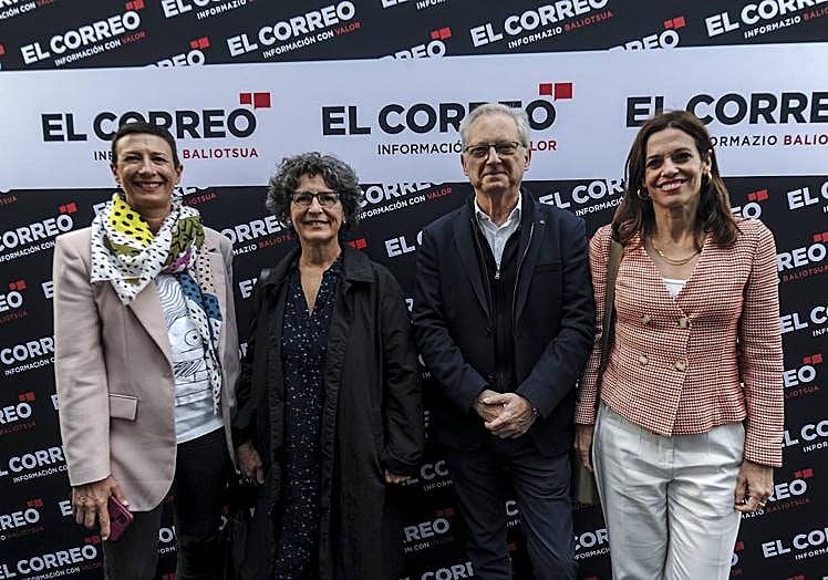 Maite Maqueda, Ana Oregi, Emilio Sola y Maider Etxebarria.