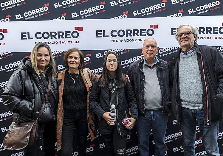 Maite Ruiz de Austri, Leo Arnáiz, Emma López, Gonzalo López e Iñigo Silva.